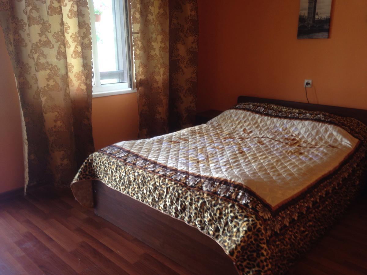 Изабелла Hotell Pizunda Exteriör bild